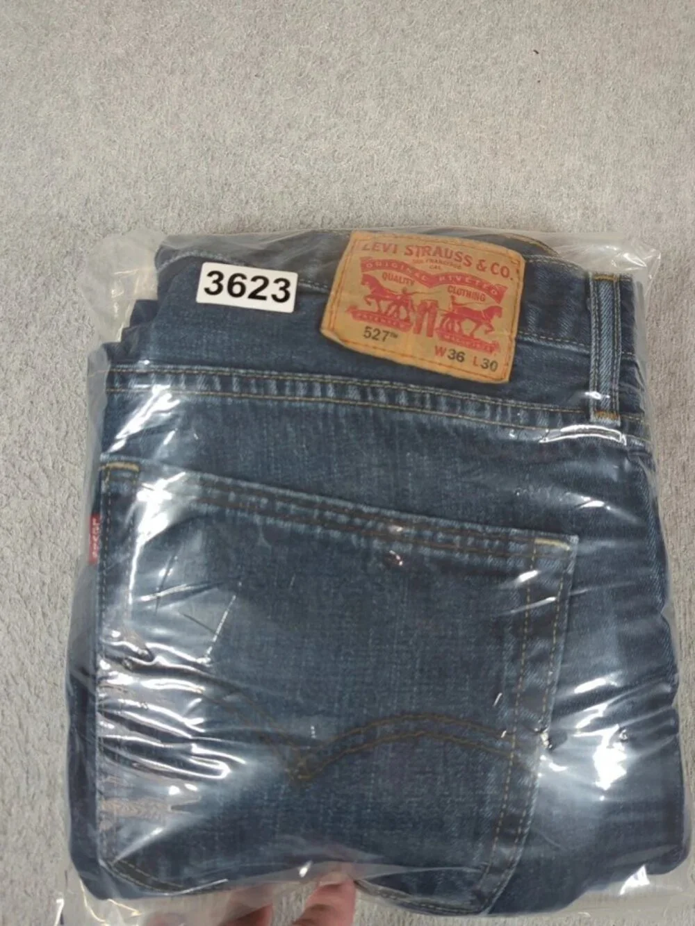 Levis levi 527